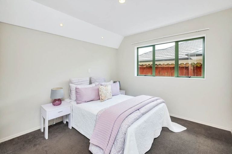 Photo of property in 22a Harrington Road, Henderson, Auckland, 0610
