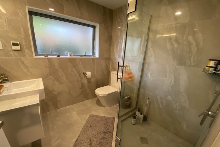 Photo of property in 89a Stanley Road, Glenfield, Auckland, 0629