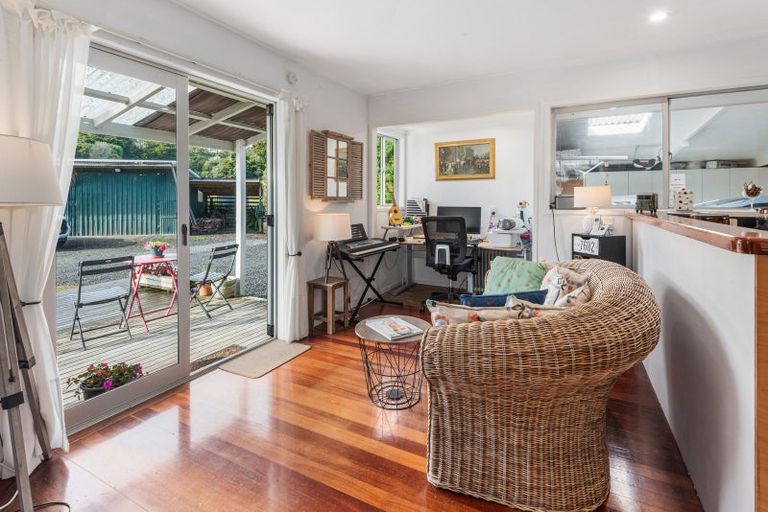 Photo of property in 4 Paparoa Station Road, Paparoa, 0571