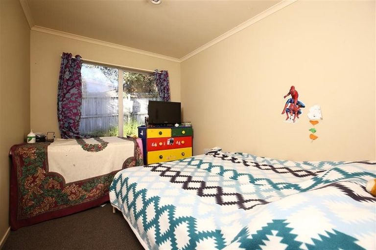 Photo of property in 22 George Deane Place, Greenhithe, Auckland, 0632