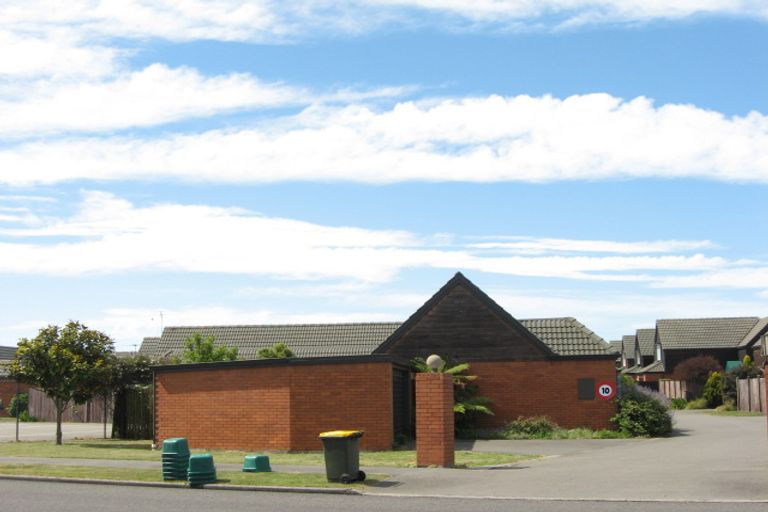 Photo of property in 10/415 Mairehau Road, Parklands, Christchurch, 8083