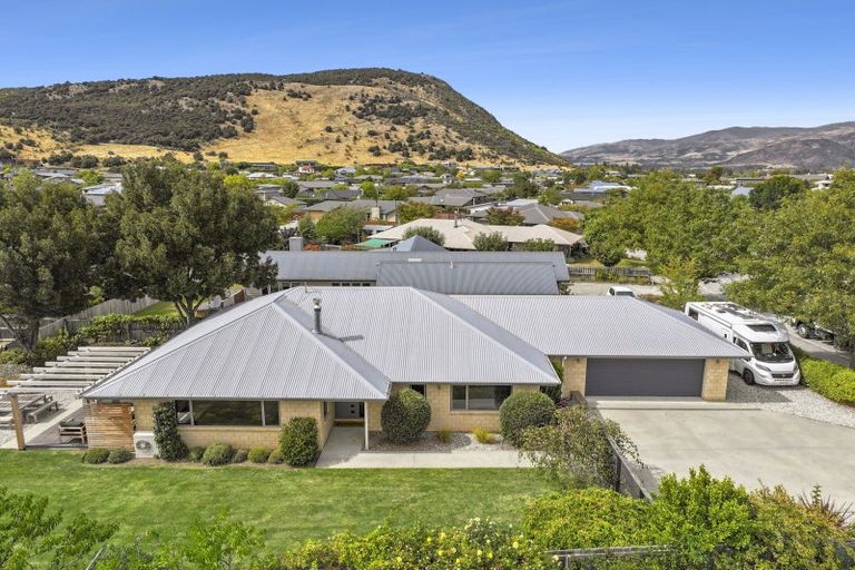 Photo of property in 88 Mount Iron Drive, Wanaka, 9305