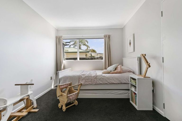 Photo of property in 3/69 Awaroa Road, Helensville, 0800