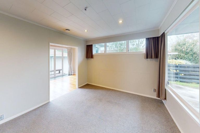 Photo of property in 7 Raglan Avenue, Cloverlea, Palmerston North, 4412