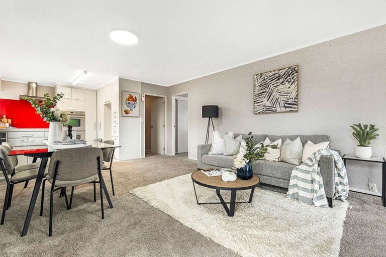 Photo of property in 10 Gemini Place, Kawaha Point, Rotorua, 3010