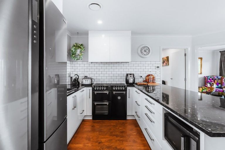 Photo of property in 11 Rangikatea Road, Omori, Turangi, 3381