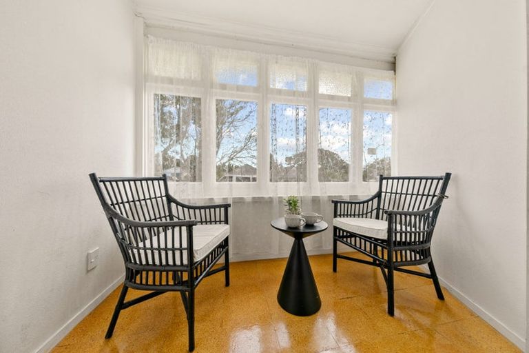 Photo of property in 1/27 Rata Street, New Lynn, Auckland, 0600