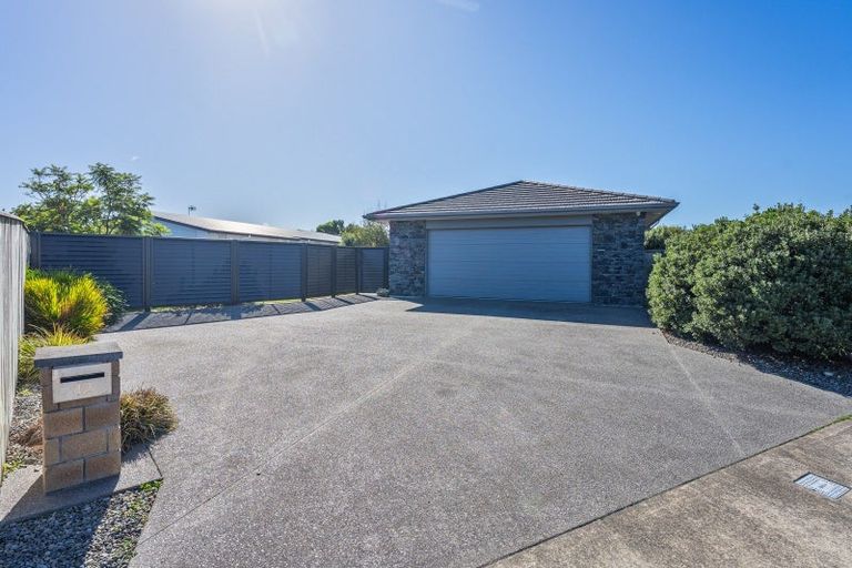 Photo of property in 12 Christow Court, Paraparaumu, 5032