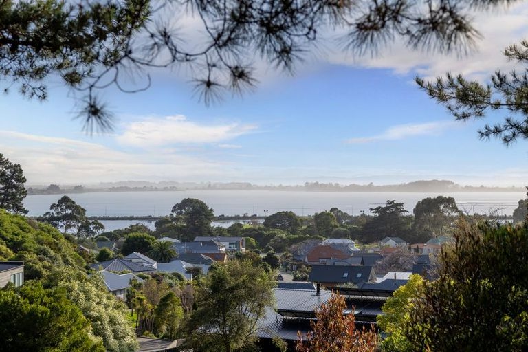 Photo of property in 8 Virginia Lane, Mount Pleasant, Christchurch, 8081