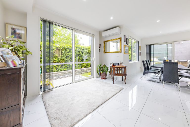Photo of property in 37 Popokatea Drive, Takanini, 2112