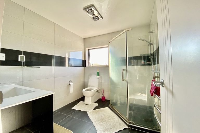 Photo of property in 35a Landon Avenue, Mangere East, Auckland, 2024