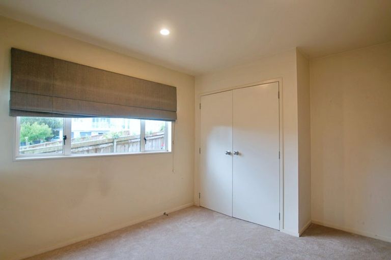 Photo of property in 2/23 Tui Glen Road, Birkenhead, Auckland, 0626