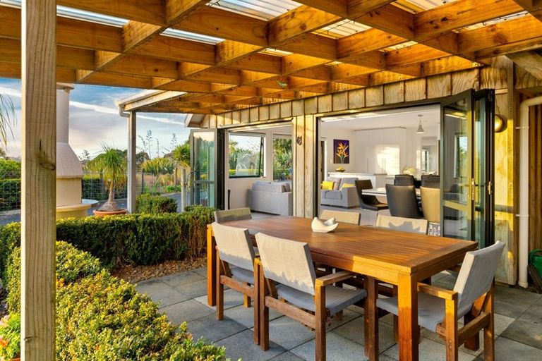 Photo of property in 254 Rimmer Road, Helensville, 0875