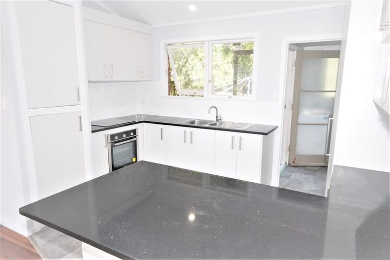 Photo of property in 2/2 Hinau Street, New Lynn, Auckland, 0600