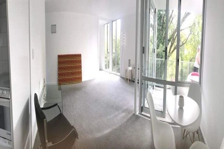 Photo of property in 2/15 Peterborough Street, Christchurch Central, Christchurch, 8013