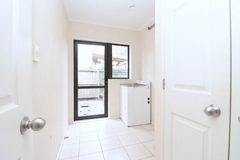Photo of property in 15 Erne Crescent, East Tamaki, Auckland, 2016
