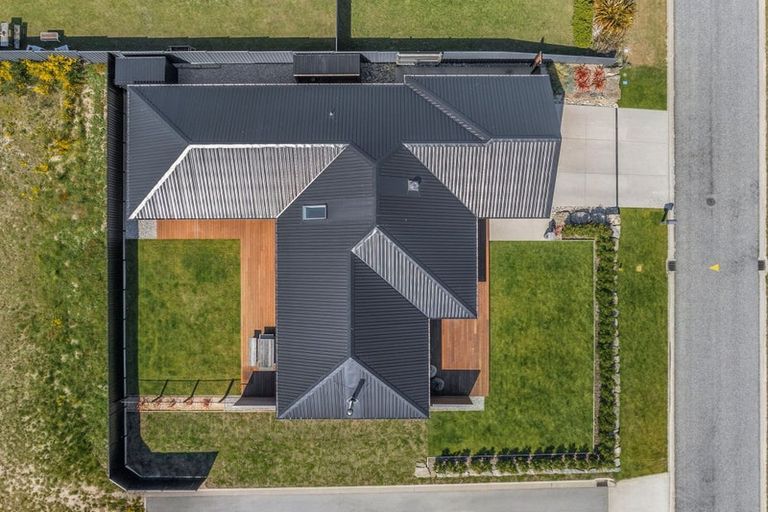 Photo of property in 9 Brewster Crescent, Lake Hawea, Wanaka, 9382