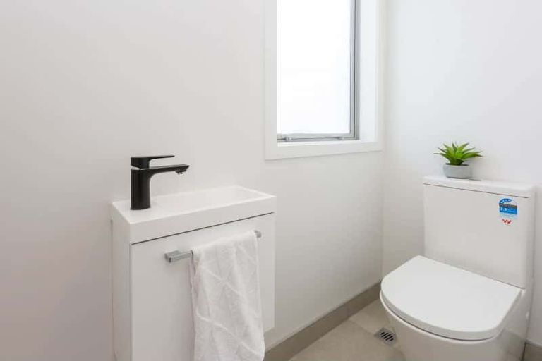 Photo of property in 44d Pine Avenue, Upper Hutt Central, Upper Hutt, 5018