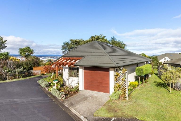 Photo of property in 33 Lakeridge Close, Rangatira Park, Taupo, 3330