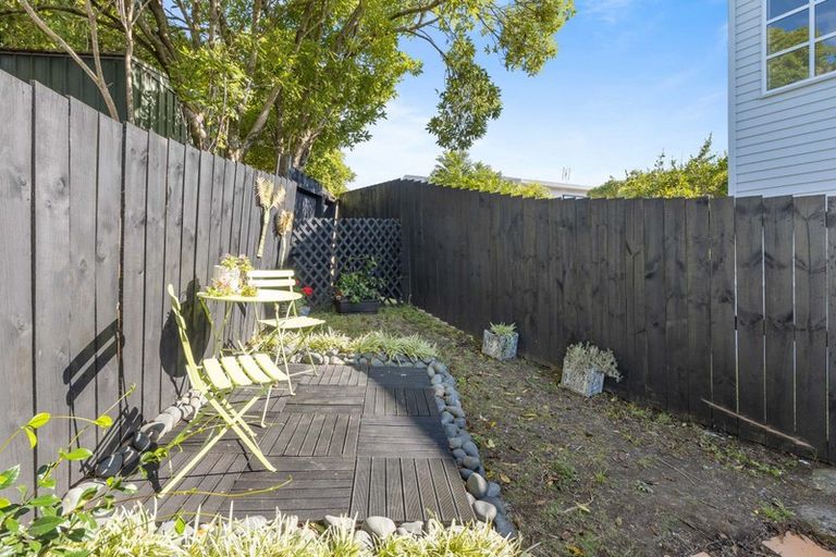 Photo of property in 38 Hyde Road, Rothesay Bay, Auckland, 0630