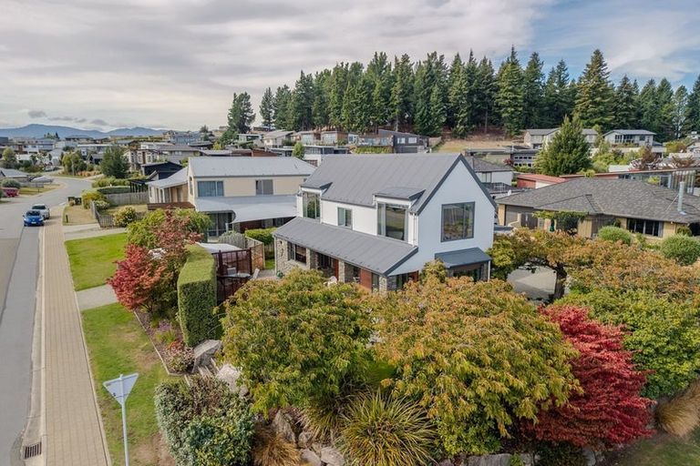 Photo of property in 47 Kings Drive, Wanaka, 9305