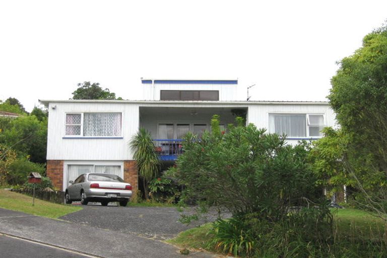 Photo of property in 3 Anchor Place, Beach Haven, Auckland, 0626