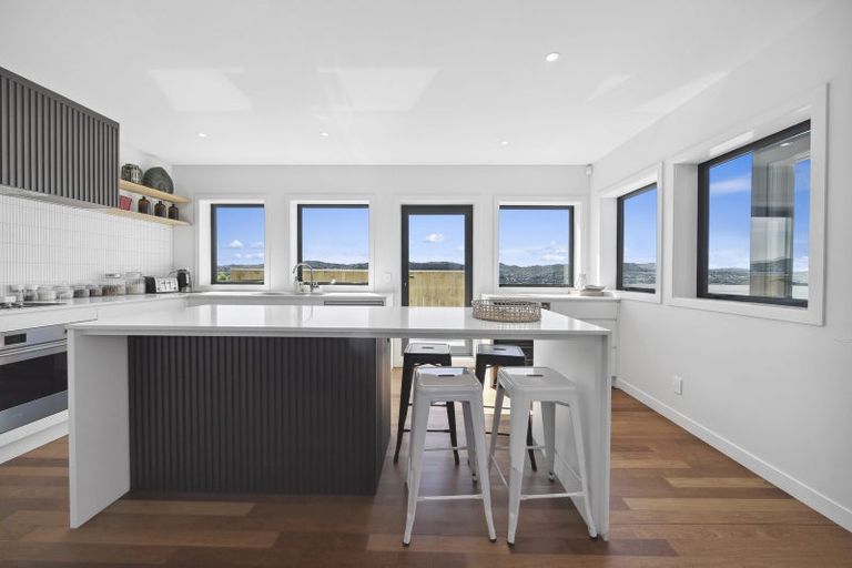 Photo of property in 4a Robieson Lane, Roseneath, Wellington, 6011