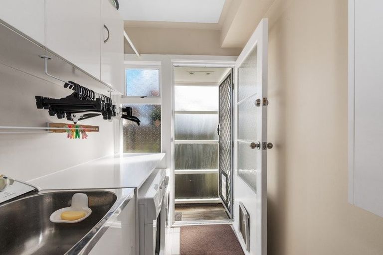 Photo of property in 29 Lyndhurst Road, Te Atatu South, Auckland, 0610