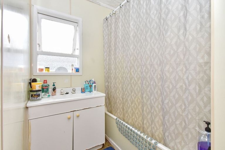 Photo of property in 7 Halswell Street, Mangere East, Auckland, 2024