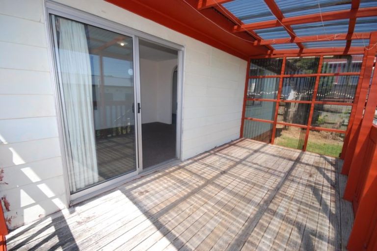 Photo of property in 3 Doone Place, Massey, Auckland, 0614