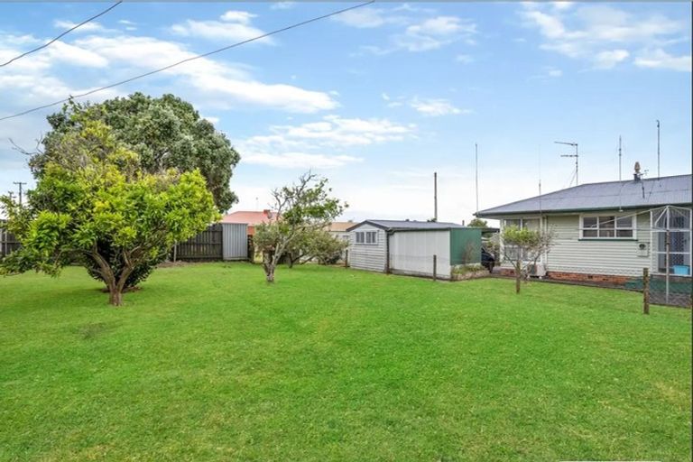 Photo of property in 16 Hooks Road, Manurewa, Auckland, 2102