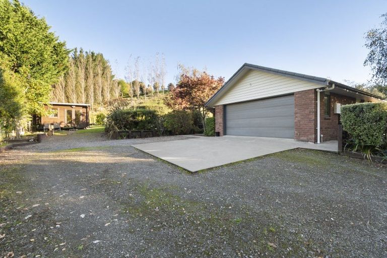 Photo of property in 39 County Heights Drive, Aokautere, Palmerston North, 4471