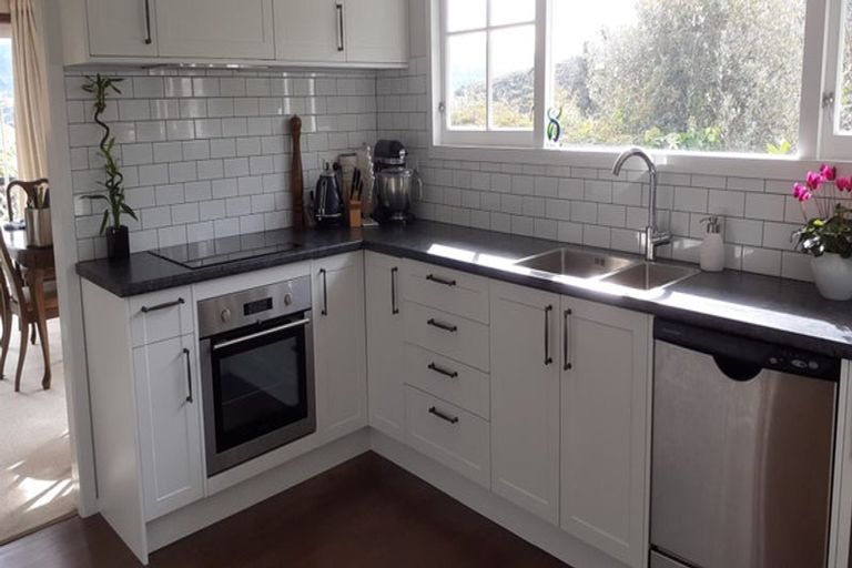 Photo of property in 6 Kerkwall Drive, Naenae, Lower Hutt, 5011