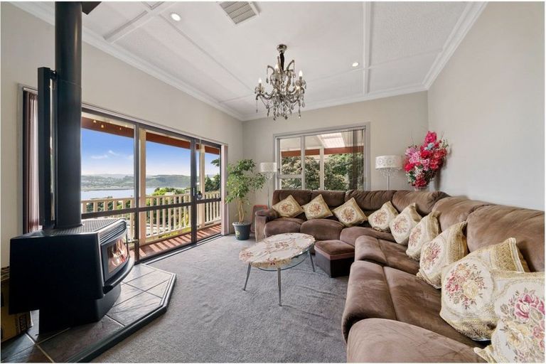 Photo of property in 20 Hungerford Road, Lyall Bay, Wellington, 6022