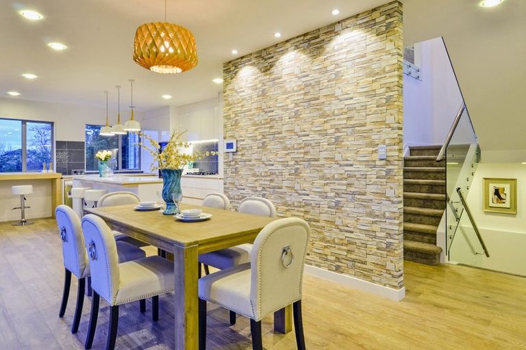 Photo of property in 106 Fairview Avenue, Fairview Heights, Auckland, 0632