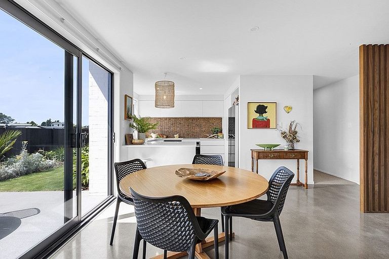 Photo of property in 12 Greenpath Lane, Hurworth, New Plymouth, 4310