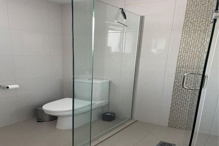 Photo of property in 221 Hobsonville Point Road, Hobsonville, Auckland, 0616