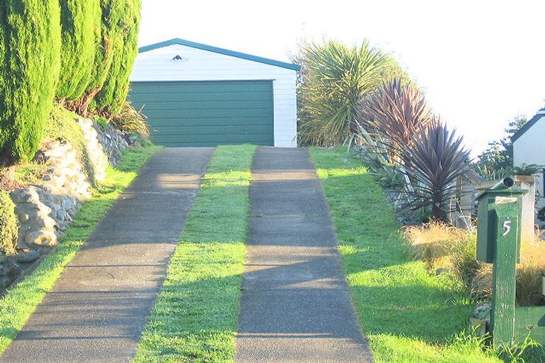 Photo of property in 5 Gray Avenue, Paraparaumu Beach, Paraparaumu, 5032