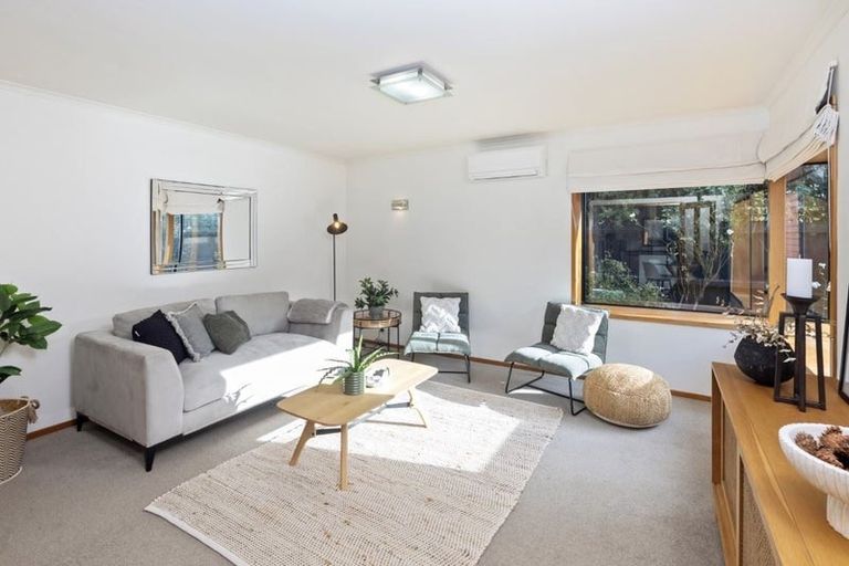 Photo of property in 2/77 Hinau Street, Riccarton, Christchurch, 8041