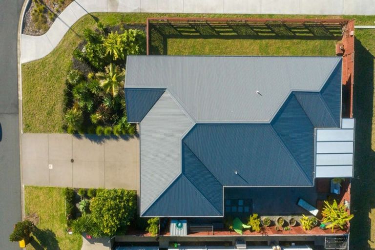 Photo of property in 32 Sabre Street, Papamoa Beach, Papamoa, 3118