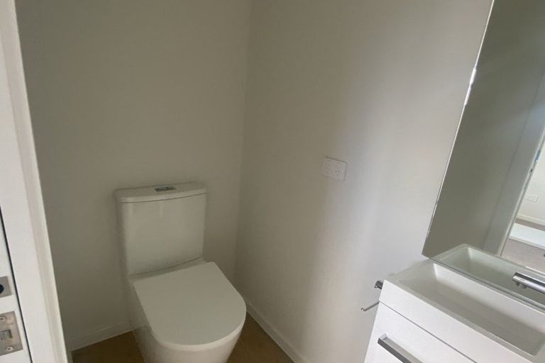 Photo of property in 4/18 Graham Avenue, Te Atatu Peninsula, Auckland, 0610