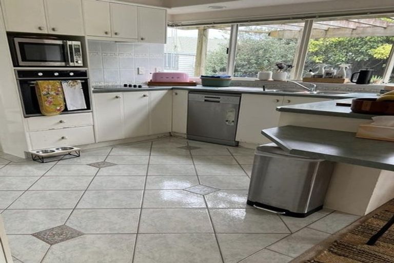 Photo of property in 41 Corta Bella Place, Golflands, Auckland, 2013