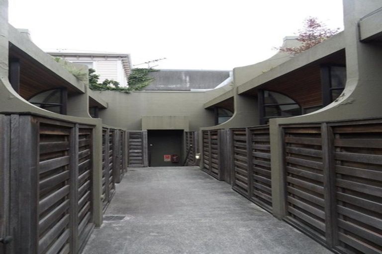 Photo of property in Mendosa Terraces Apartments, 14/9 Ebor Street, Te Aro, Wellington, 6011