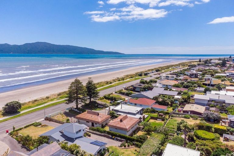 Photo of property in 80a Marine Parade, Paraparaumu Beach, Paraparaumu, 5032