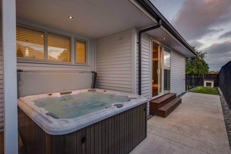 Photo of property in 33 Reginald Street, Burwood, Christchurch, 8083