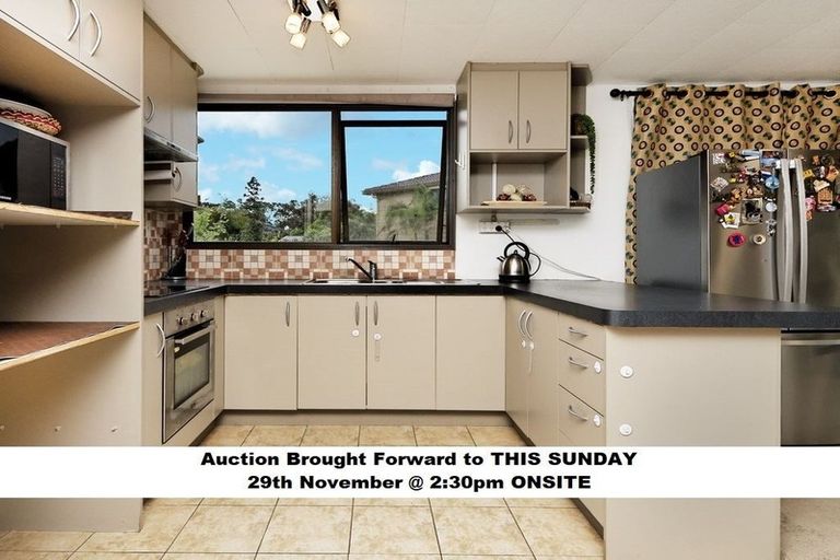 Photo of property in 17 Rehia Road, Massey, Auckland, 0614