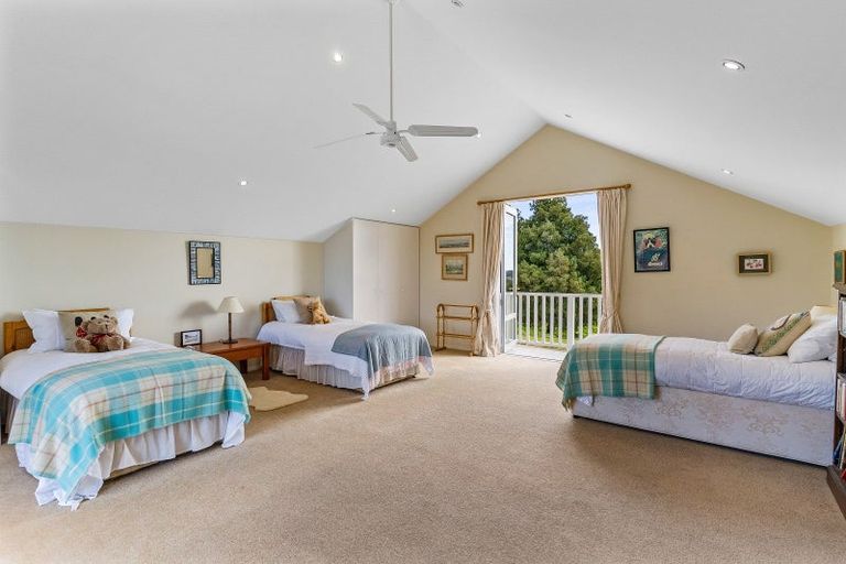 Photo of property in 38 Kaipara View Road, Helensville, 0875