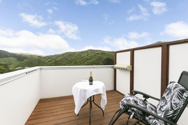 Photo of property in 82 Saddleback Grove, Karori, Wellington, 6012