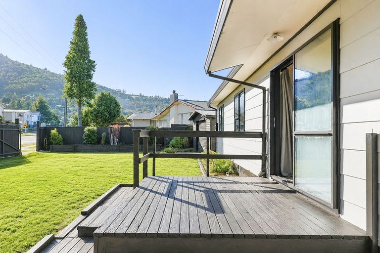 Photo of property in 32 Gem Street, Pukehangi, Rotorua, 3015