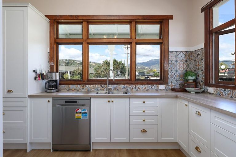 Photo of property in 102a Parkers Road, Tahunanui, Nelson, 7011